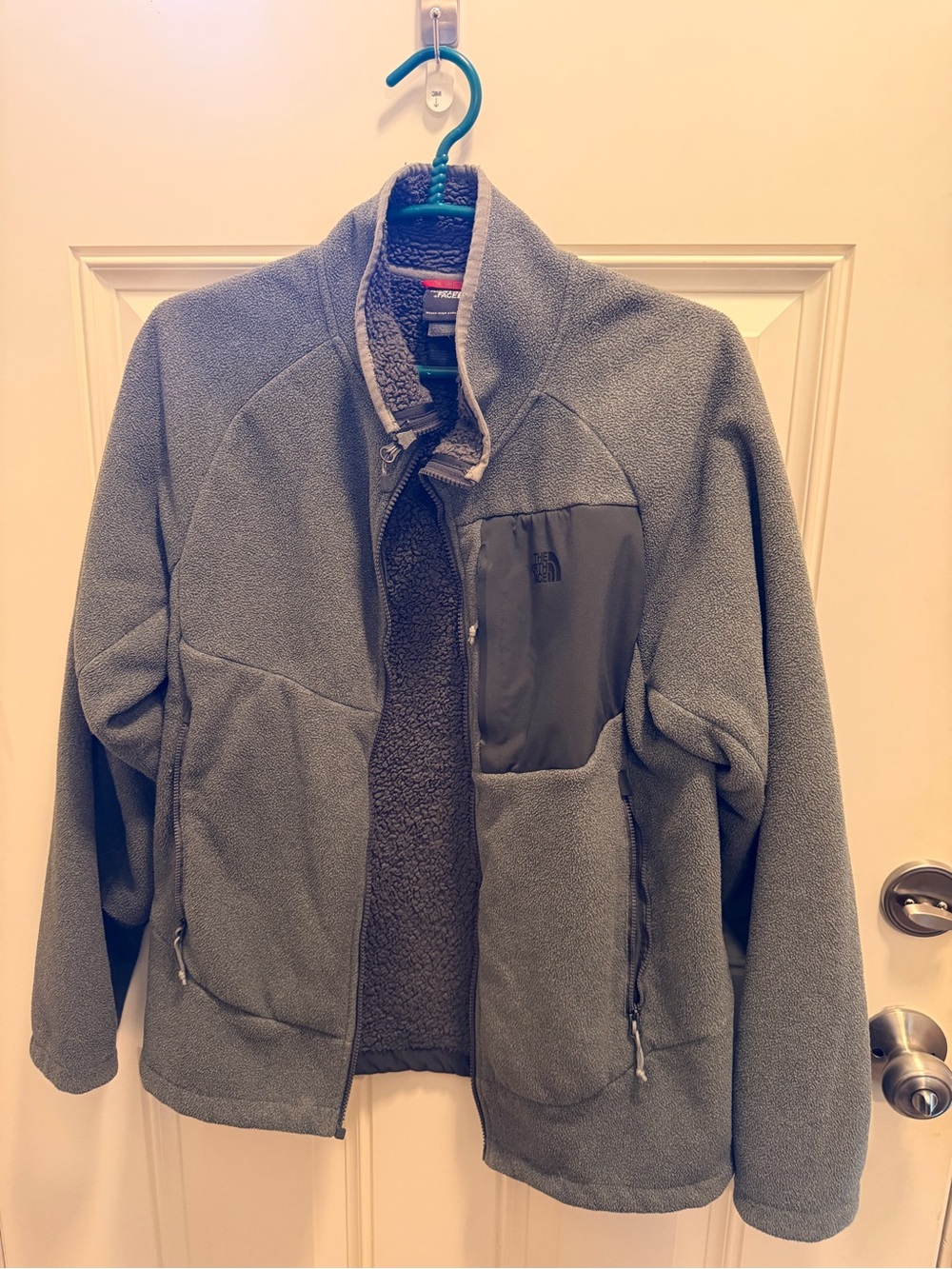 The North Face Men’s Gray Lightweight Fleece Jacket